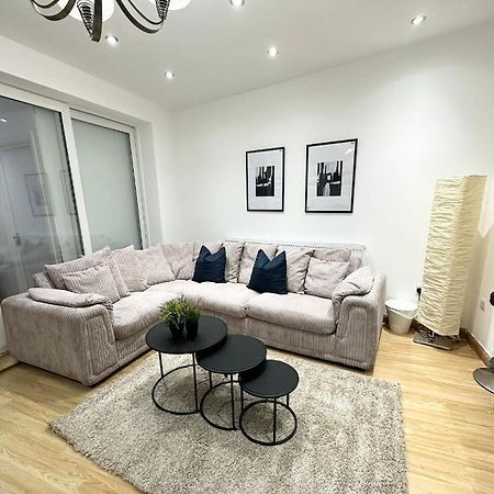 London Charm - Comfortable Room In Spacious House Екстер'єр фото