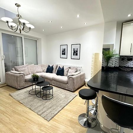 London Charm - Comfortable Room In Spacious House Екстер'єр фото