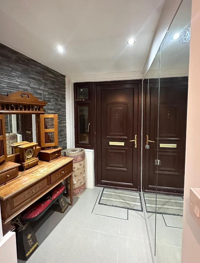 London Charm - Comfortable Room In Spacious House Екстер'єр фото