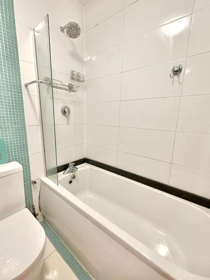 London Charm - Comfortable Room In Spacious House Екстер'єр фото